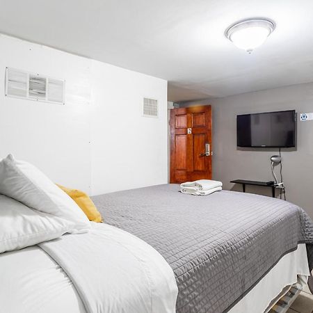 Best Room Nyc✈︎Ewr Layover➤Walk To Nyc Subway Newark Eksteriør bilde